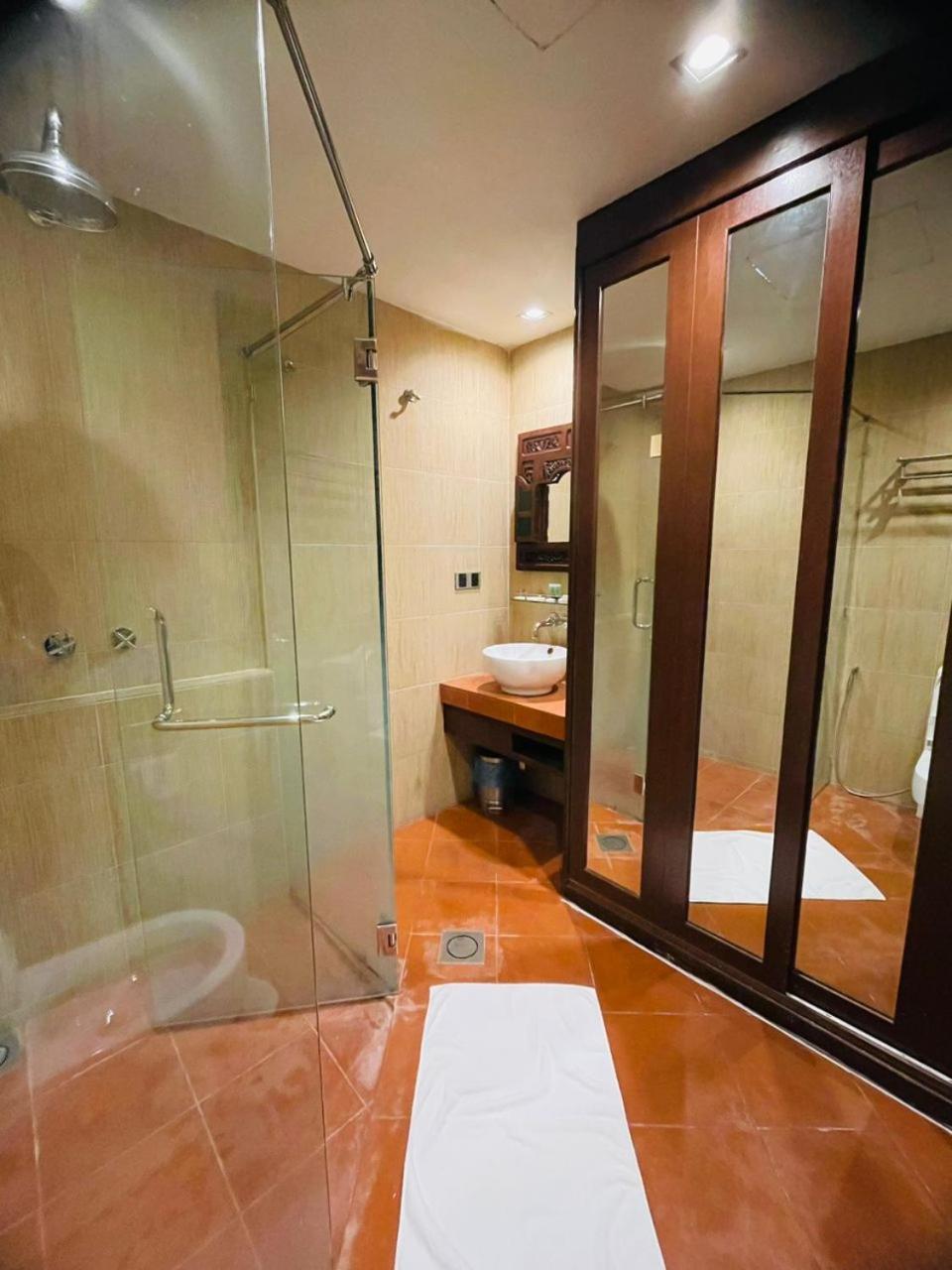 Indulgence Living 3*