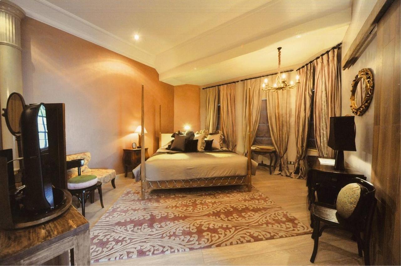 Hotel Indulgence Living 3*