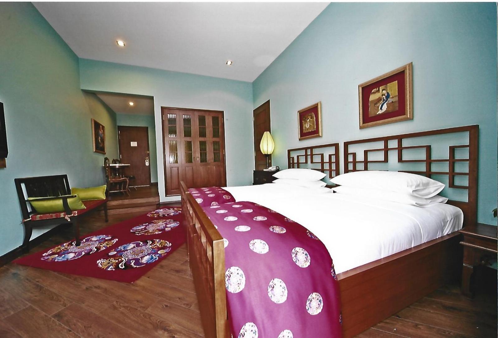 Indulgence Living 3*