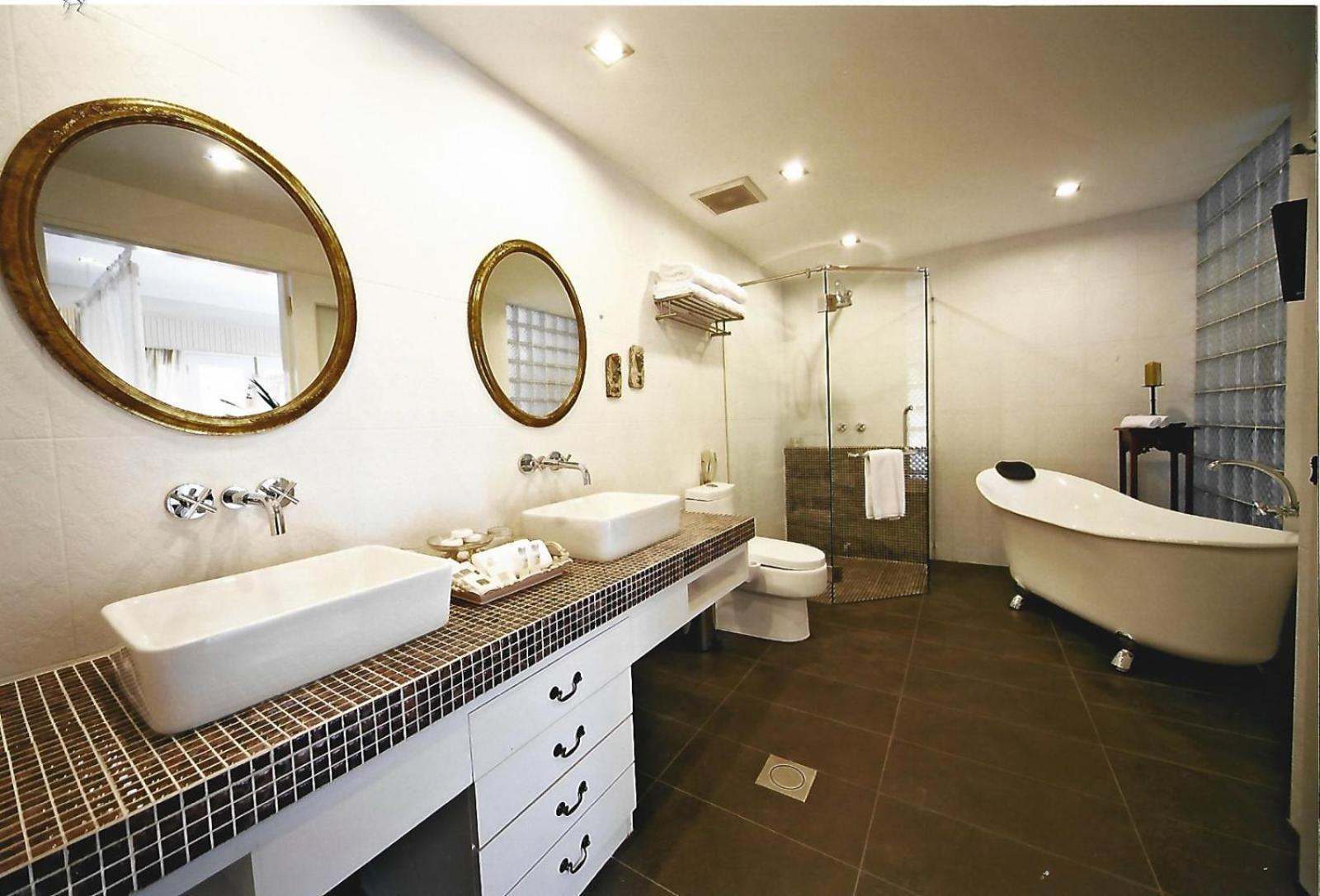 Indulgence Living 3*